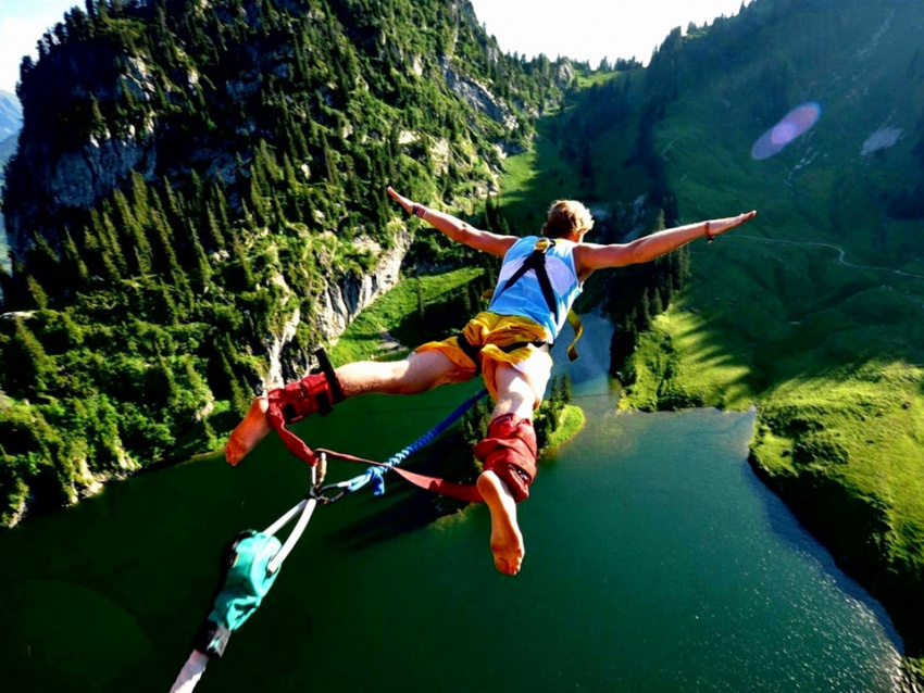 8 địa điểm nhảy bungee mạo hiểm nhất thế giới
