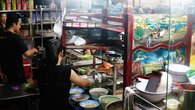 5 quán ăn ở Sài Gòn nổi danh từ gánh hàng rong