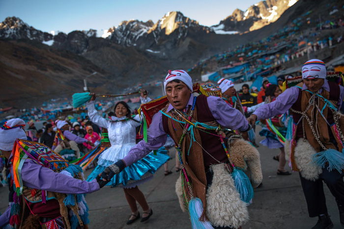 du lịch peru, núi ausangate, vùng núi andes, rực rỡ sắc màu tại lễ hội tuyết và sao ở peru