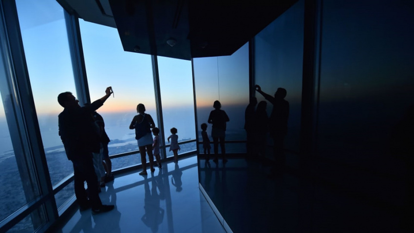 du lịch dubai, khách sạn dubai, tour du lịch dubai, bên trong tòa nhà chọc trời cao nhất thế giới ở dubai