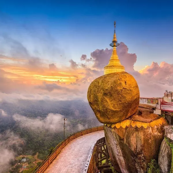 du lịch myanmar, đền chùa, độc đáo ngôi chùa đứng vững nghìn năm bên mép đá vàng