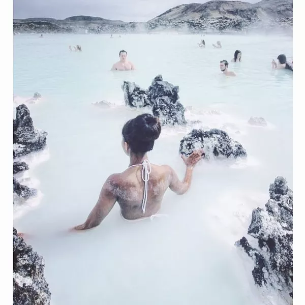 suối nước nóng, tài khoản instagram, hình ảnh chân thực, khách du lịch, sự thật, blue lagon, loạt ảnh tả thực của suối nước nóng được mệnh danh đẹp nhất thế giới khiến dân tình thét lên: từ giờ không tin cái gì trên mạng nữa!
