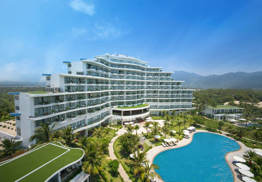 3N2Đ ở Cam Ranh Riviera Beach Resort & Spa + Aqua Park + 3 bữa buffet chỉ 1.699.000 đồng/khách
