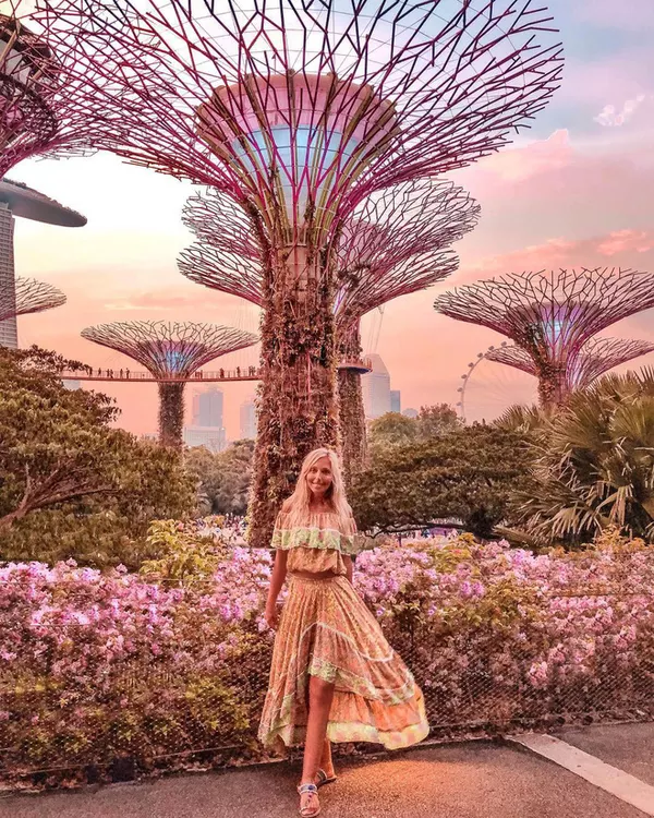 Sau Jewel Changi, Singapore lại có thêm “kỳ quan” vườn hoa treo khổng lồ khiến dân tình phải ngước lên “mỏi cả cổ” để ngắm nhìn