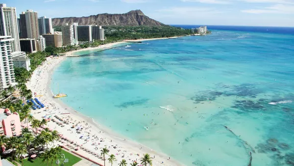 Bãi biển đẹp nổi tiếng thế giới của Hawaii đang gặp vấn đề hết sức nghiêm trọng