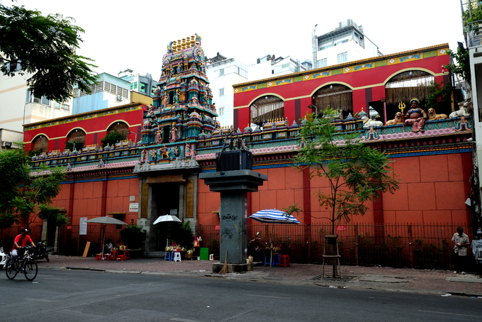 Ngôi đền Ấn Độ hơn trăm tuổi giữa lòng Sài Gòn
