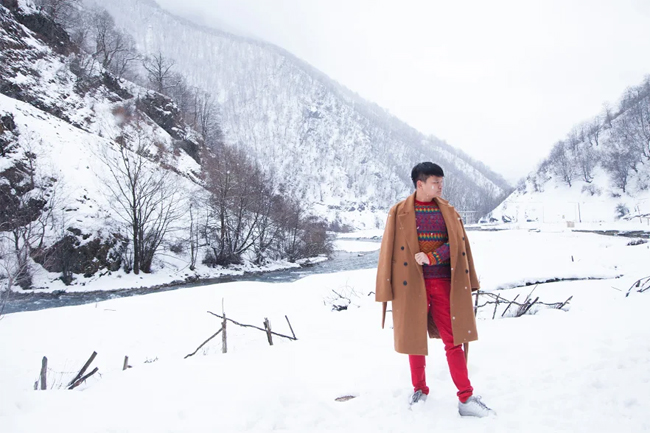 Trịnh Tú Trung chia sẻ kinh nghiệm tới thị trấn tuyết Gudauri