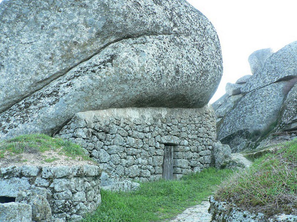 bồ đào nha, ngôi làng đá đặc biệt nhất bồ đào nha