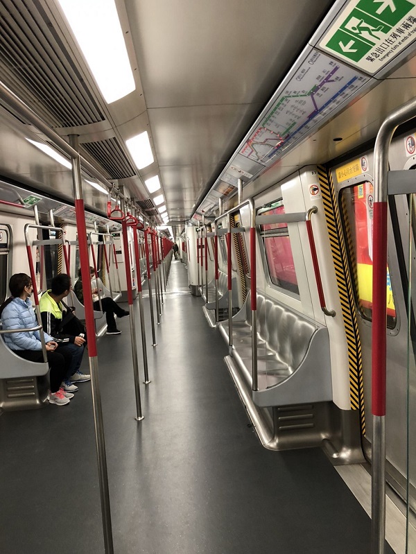 du lịch hong kong, mtr ở hong kong, điểm đến hong kong, vì sao khách nước ngoài mê tàu điện ngầm hong kong?