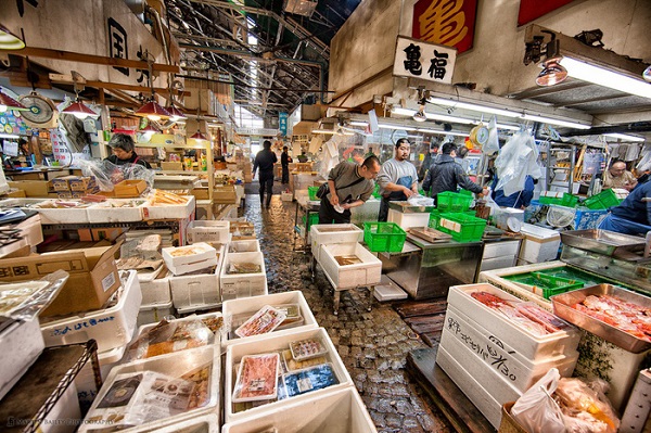 chợ cá tsukiji, chợ cá tsukiji ở tokyo, đi chợ cá tsukiji ăn 7 món ngon đường phố