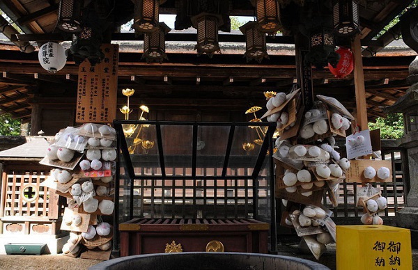 đền jison-in, ngôi đền nhật bản thờ bầu ngực phụ nữ