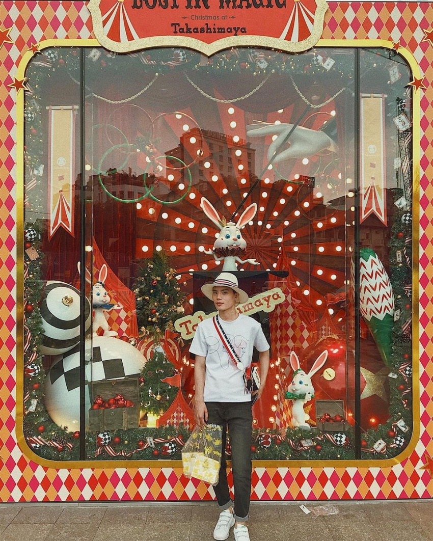Đi hết 4 trung tâm thương mại ở Sài Gòn cho bộ ảnh Giáng sinh “cực chất”