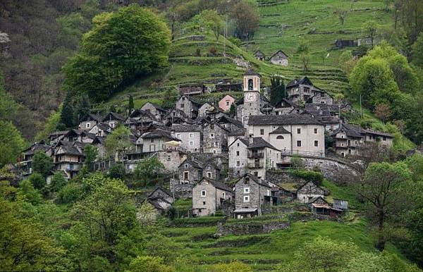 Ngôi làng hẻo lánh ở Thụy Sĩ thành khách sạn