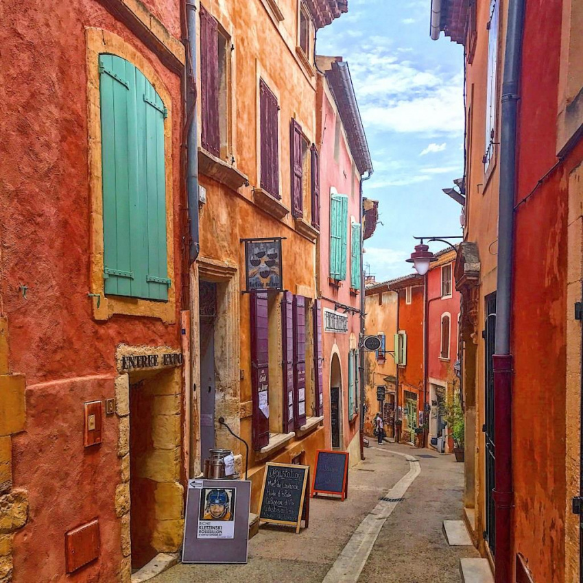 Những ngôi làng sắc màu đẹp nhất châu Âu