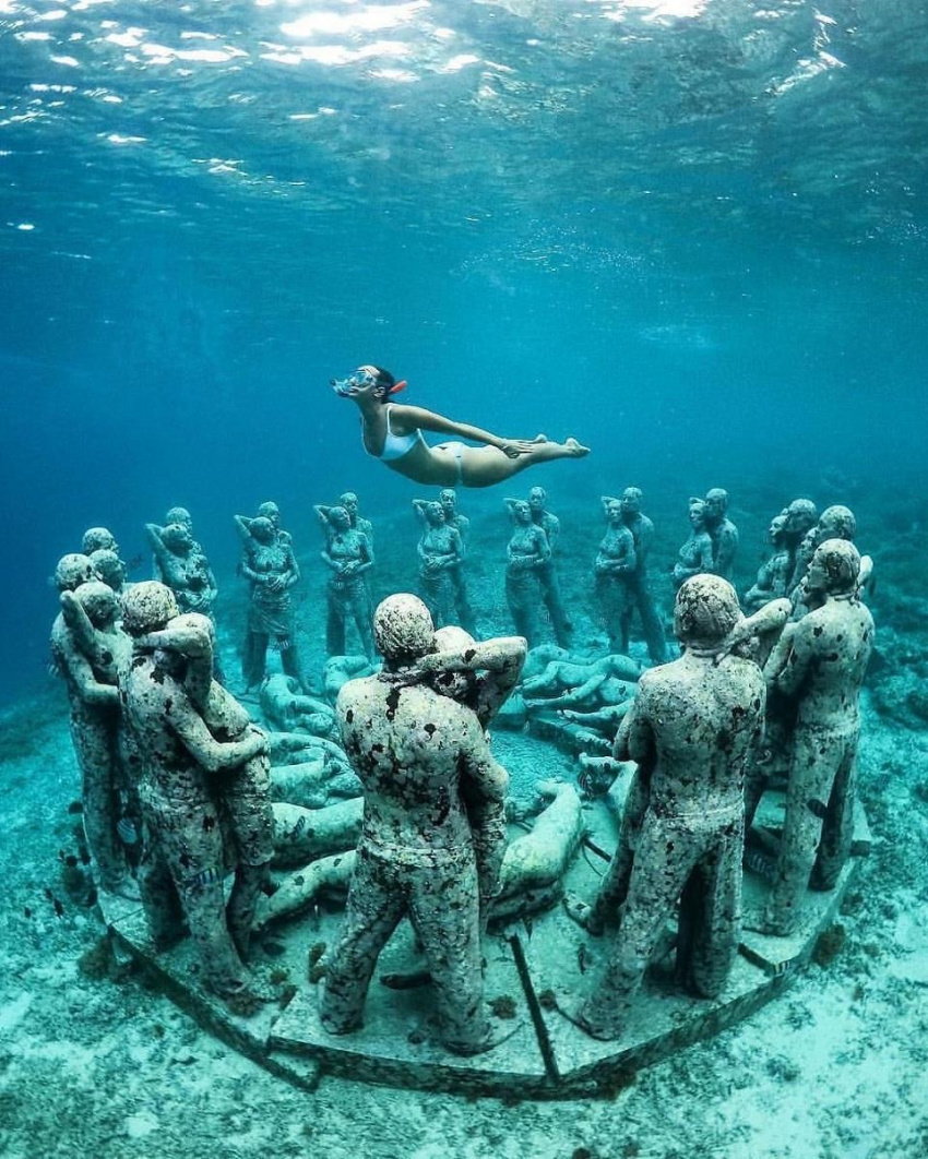 Khu vườn điêu khắc dưới đáy đại dương ở Indonesia