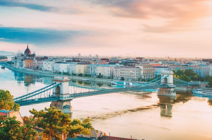 Đến Budapest, nơi những chiếc cầu kể chuyện