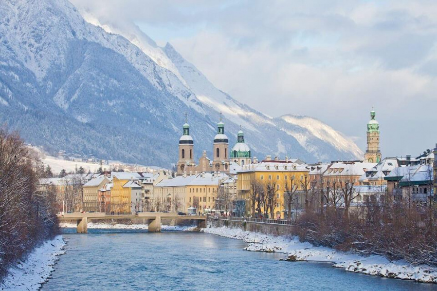 Rong chơi tại các địa điểm du lịch nổi tiếng của Áo