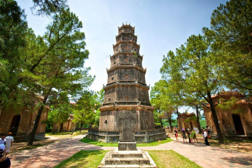 Tìm về với những ngôi chùa có kiến trúc đẹp tại Huế