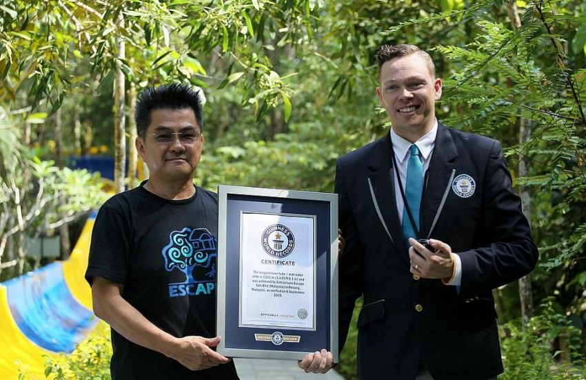 Đường trượt nước xuyên rừng tại Malaysia đạt kỷ lục thế giới