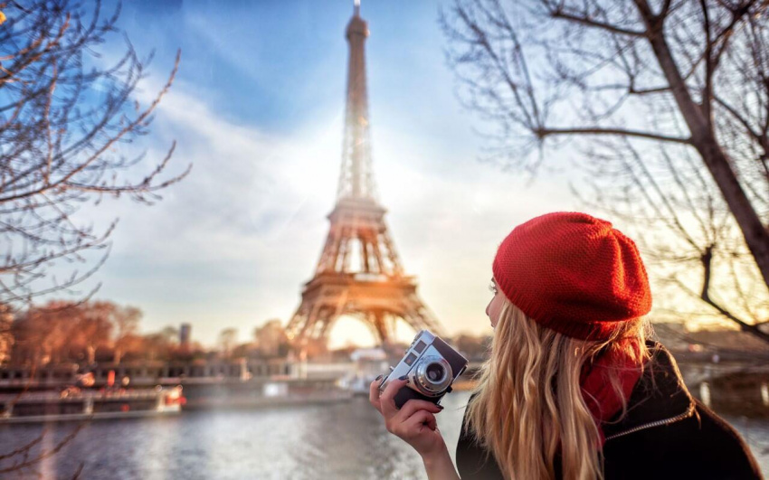 Đến Paris, nghe những cây cầu kể chuyện câu chuyện tình