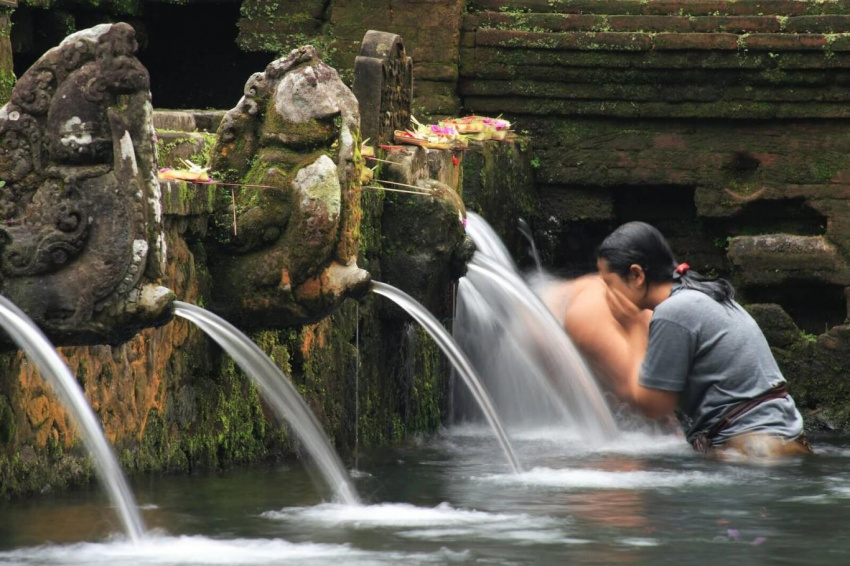 Xem bói, tắm nước thần và những điều không nên bỏ qua khi đến Bali