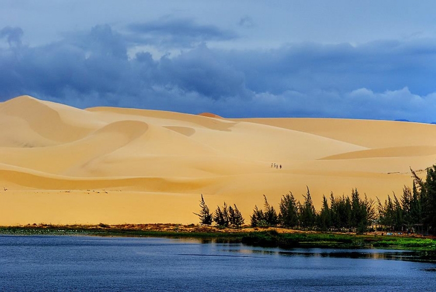 Nắng hè gọi tên những cồn cát đẹp nhất Đông Nam Á