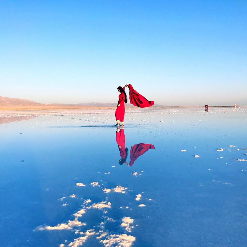 Chiếc gương của trời ở hồ muối Chaka
