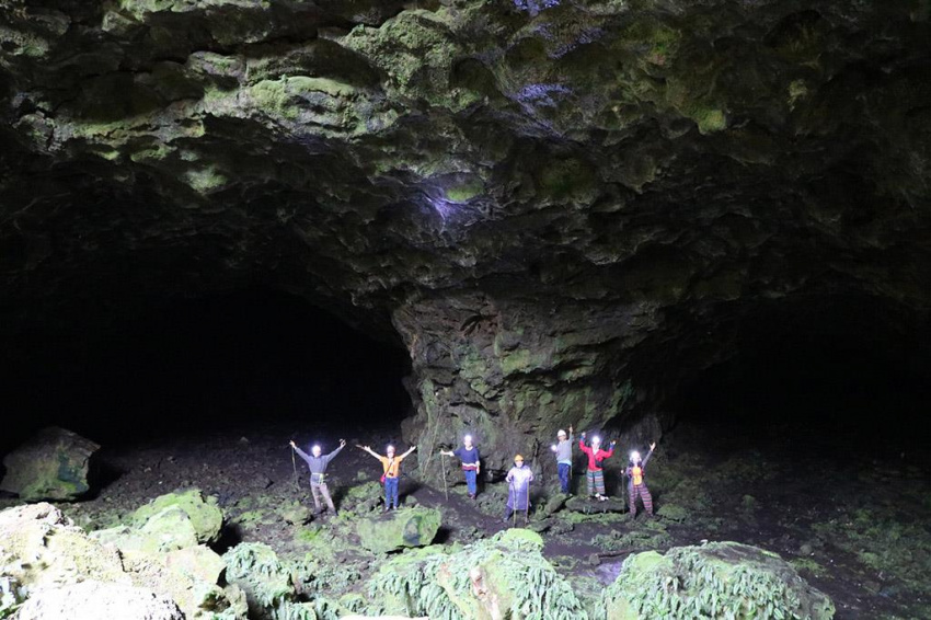 Du lịch hè cùng nhóm bạn khám phá núi lửa Chư B’luk