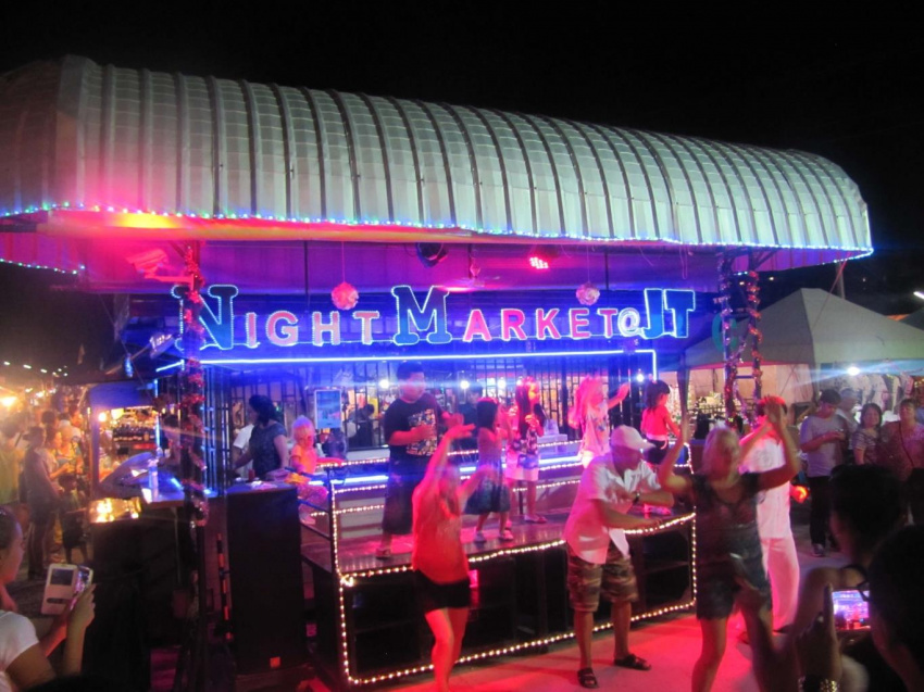 Điểm danh những khu chợ đêm nổi tiếng ở Pattaya