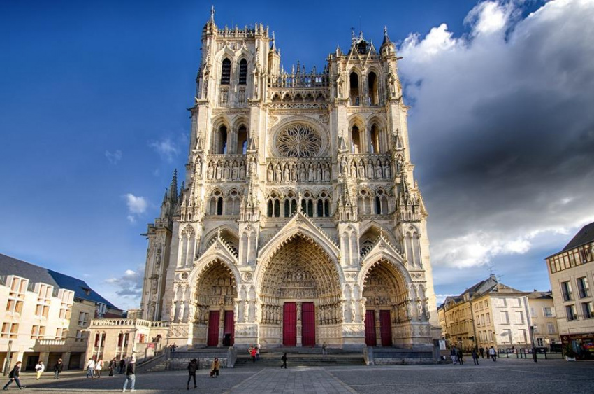 Những nhà thờ nổi tiếng không kém gì nhà thờ Đức Bà Paris
