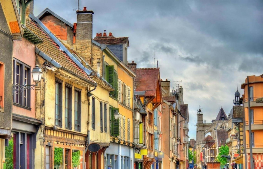 Những ngôi làng bước ra từ cổ tích của nước Pháp