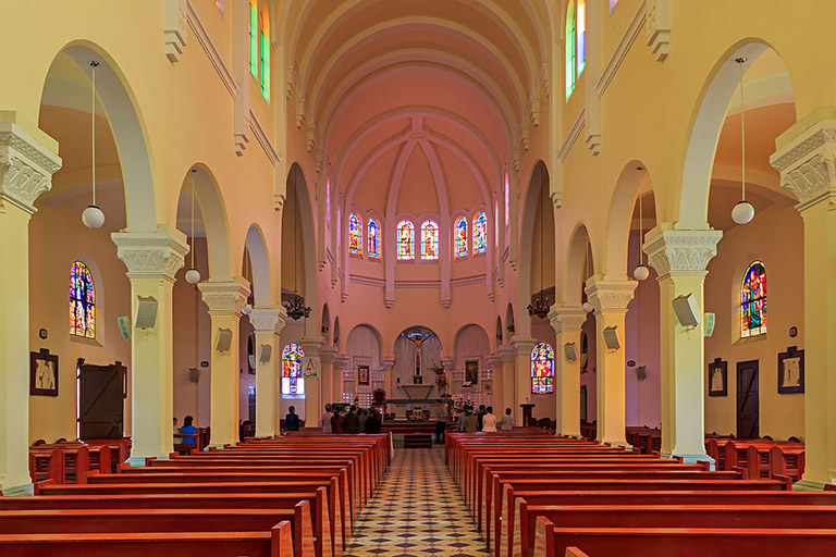 nhà thờ chánh tòa giáo phận – vẻ đẹp cổ kính giữa lòng đà lạt