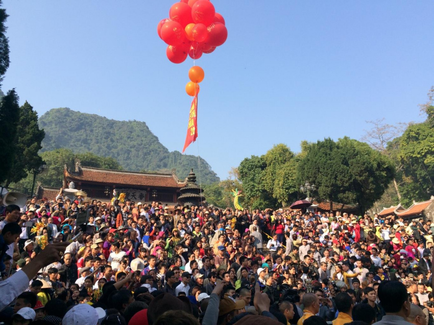 Nô nức đi lễ hội chùa Hương đầu năm mới