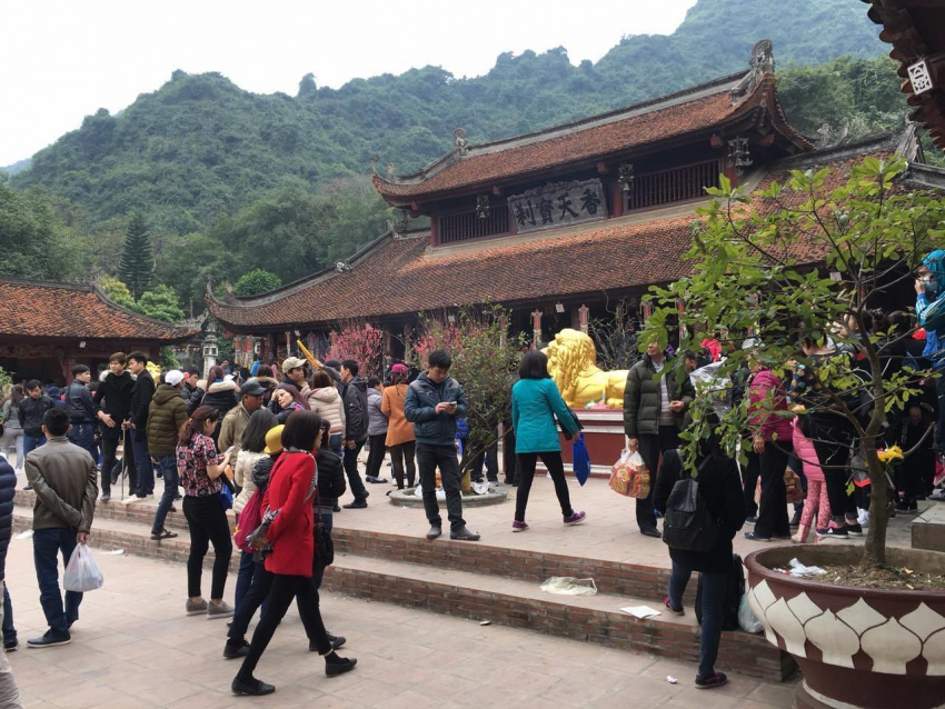 Nô nức đi lễ hội chùa Hương đầu năm mới
