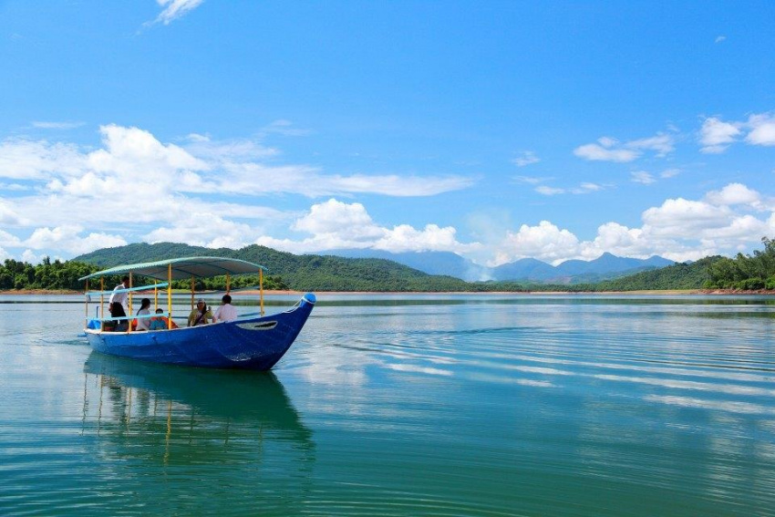 Hòn ngọc xanh Hồ Phú Ninh giữa miền Trung khắc nghiệt