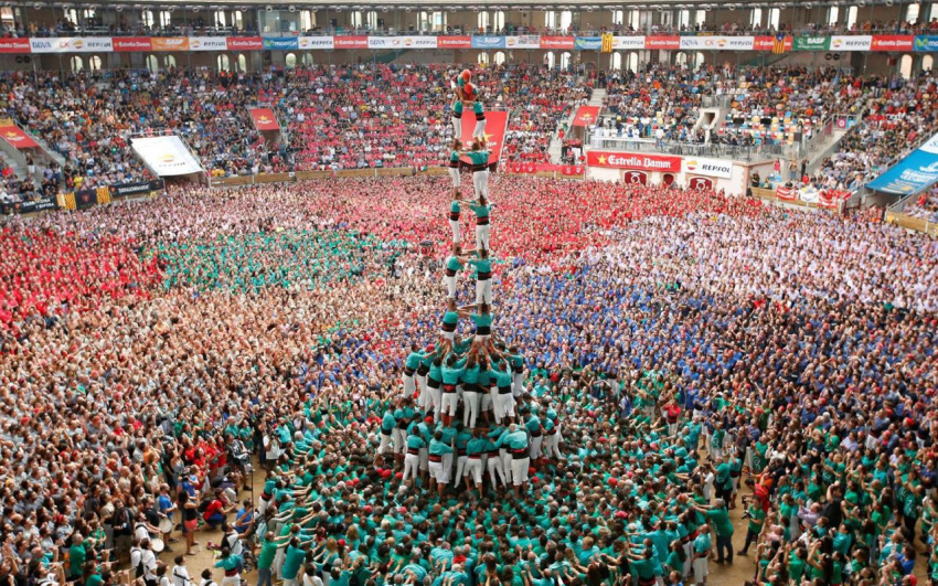 Cuộc thi xây tháp người ngoạn mục ở Tây Ban Nha