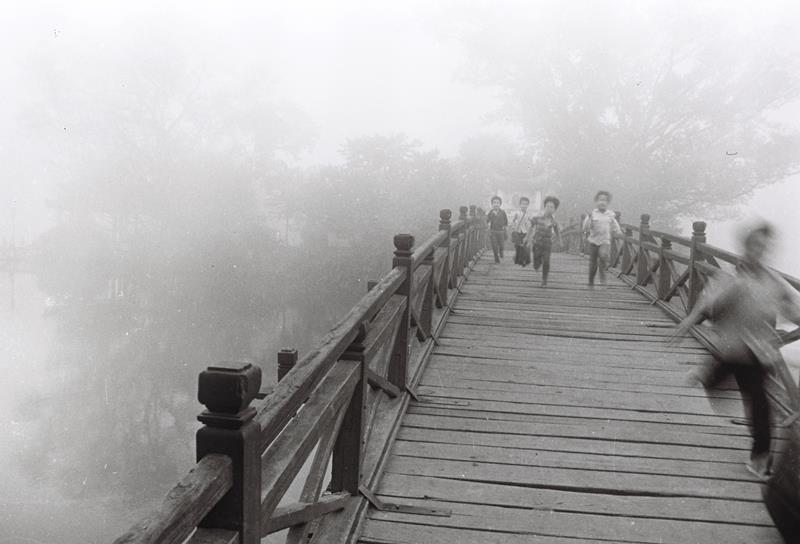 Chùm ảnh Hà Nội xưa của nghệ sĩ nhiếp ảnh gần 100 tuổi