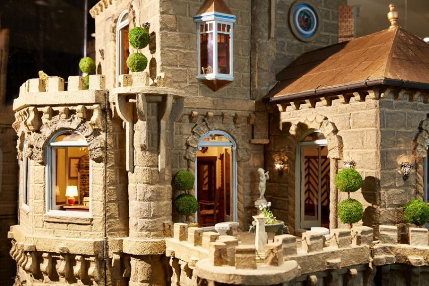 Astolat Dollhouse Castle, ngôi nhà búp bê đắt giá nhất thế giới