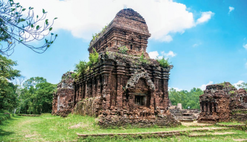 Những tháp Chăm nổi tiếng nhất Việt Nam