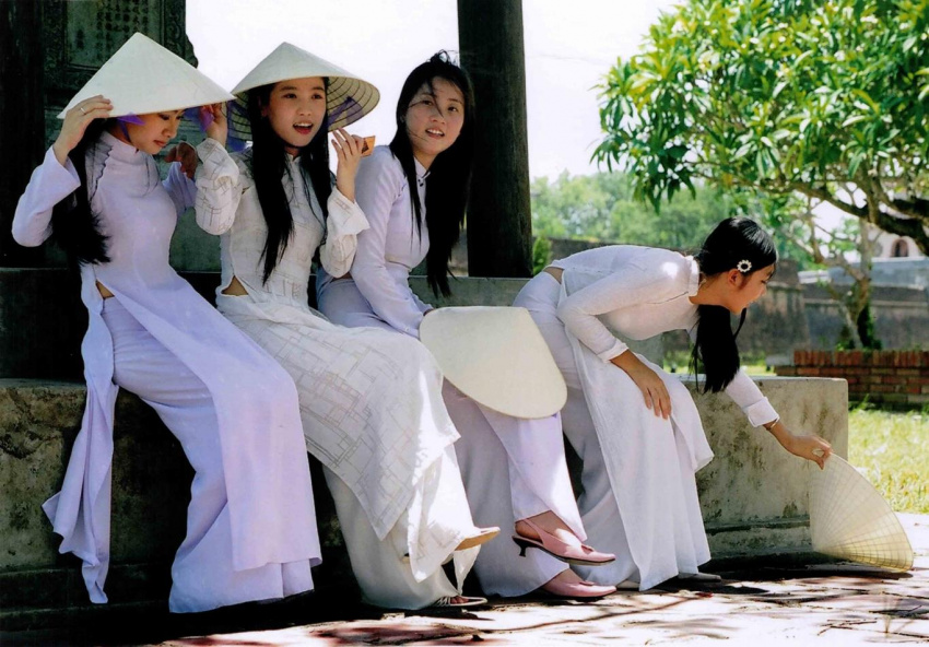 Nón lá Việt Nam lọt top trang phục truyền thống ấn tượng thế giới