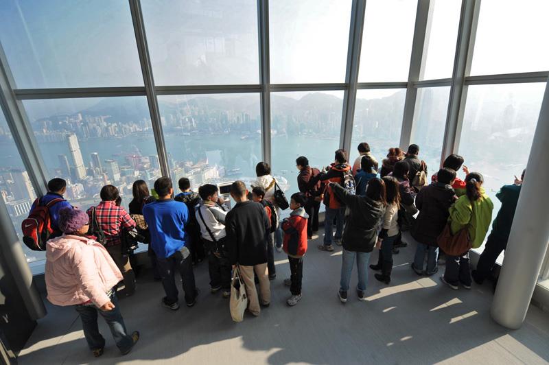 Choáng ngợp với đài quan sát từ nóc nhà Hong Kong