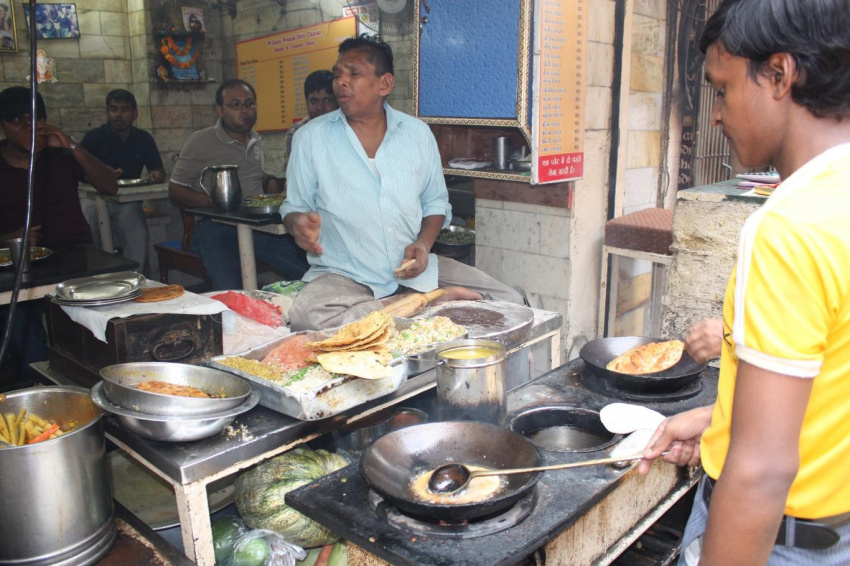 Những món ăn đường phố nên thử ở New Delhi