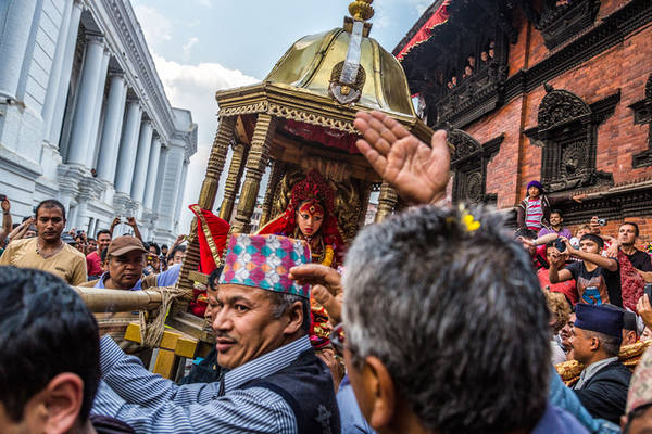 du lịch nepal, người kumari, điểm đến nepal, thánh sống tại nepal – những đứa trẻ chân không chạm đất