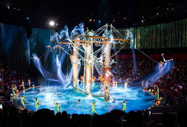 Bí mật đằng sau màn biểu diễn nước lớn nhất thế giới ở Macau