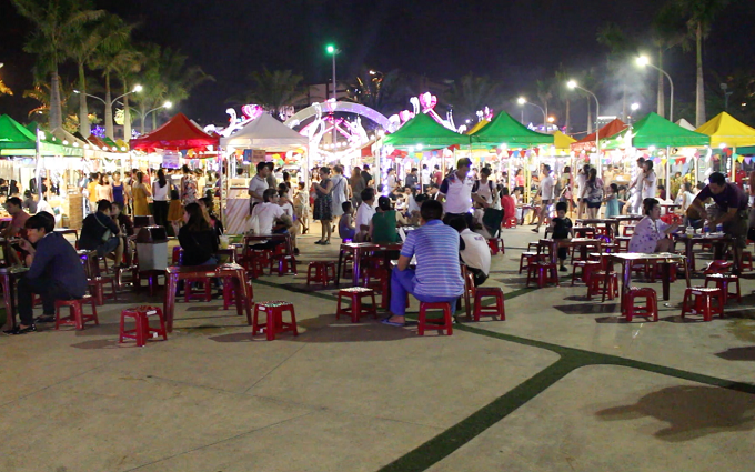 Chợ phiên cuối tuần thu hút du khách ở Đà Nẵng