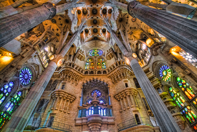 nhà thờ sagrada familia, tây ban nha, nhà thờ sagrada familia – kiệt tác của kẻ điên hay thiên tài?