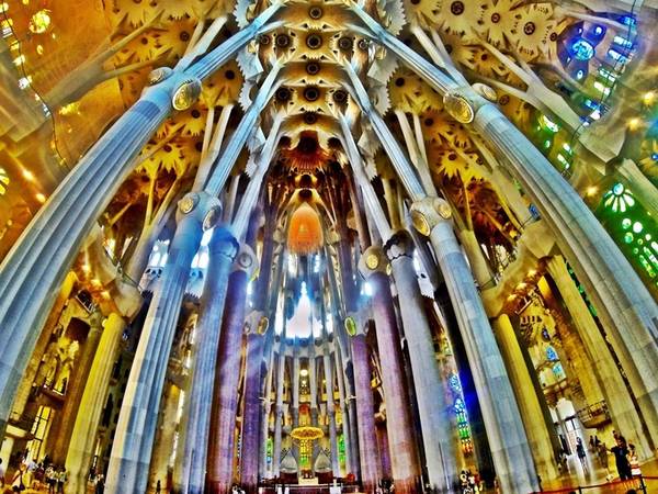 nhà thờ sagrada familia, tây ban nha, nhà thờ sagrada familia – kiệt tác của kẻ điên hay thiên tài?