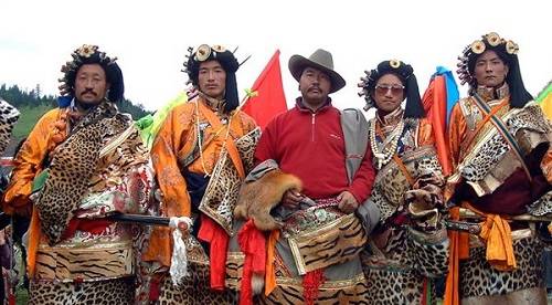 tây tạng, bộ tộc giàu có và chuyên khoe trang sức ở tây tạng