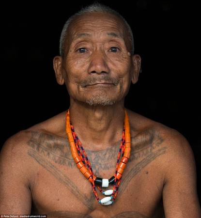 Mật mã trên da người sống của thổ dân Ấn Độ