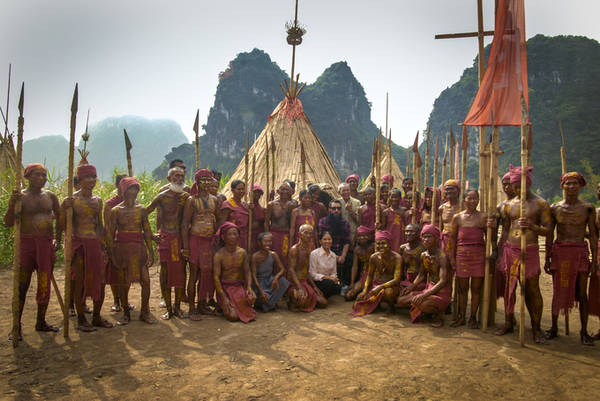 tour ninh bình, đảo đầu lâu, đạo diễn phim kong bất ngờ với ‘làng thổ dân’ ở ninh bình